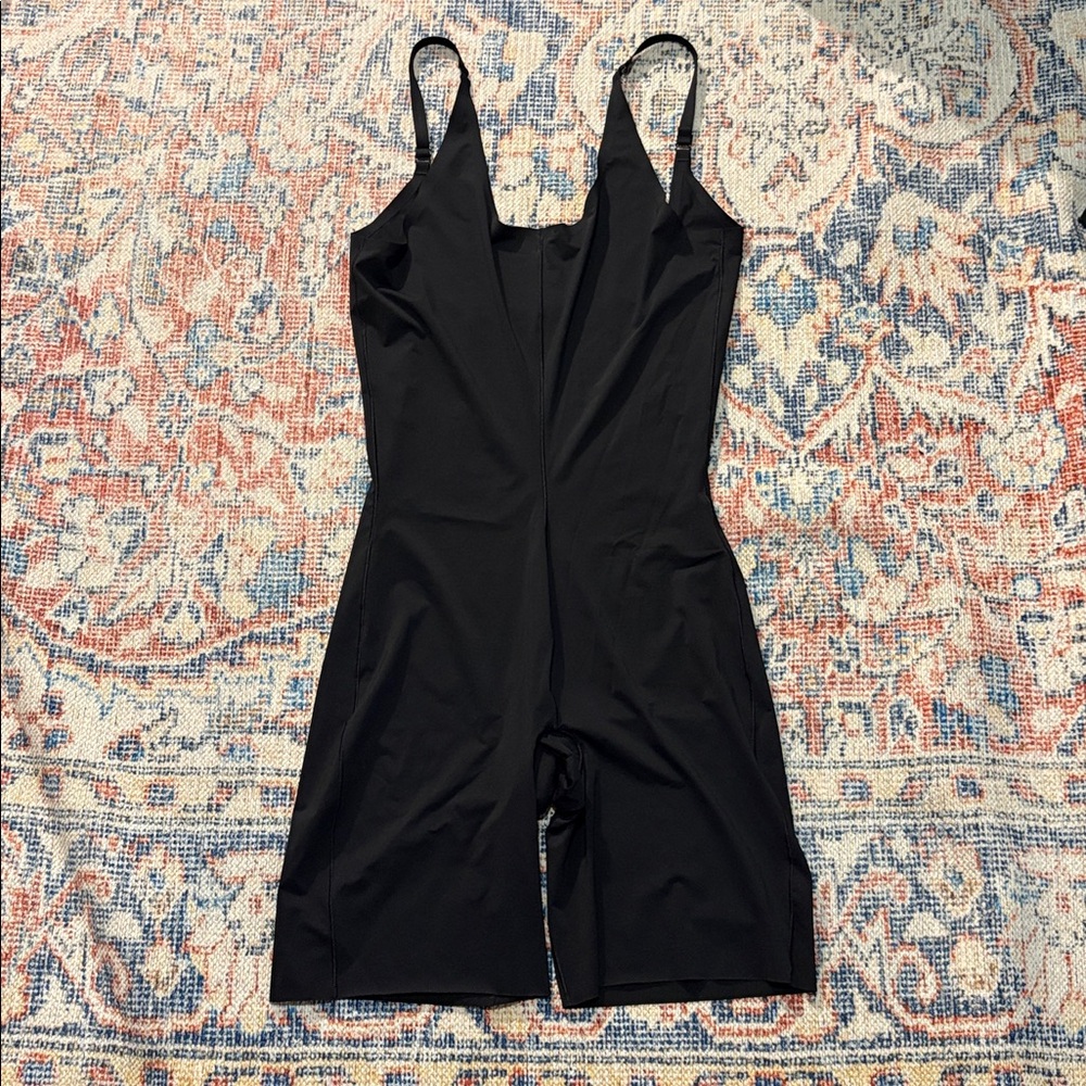 SPANX Thinstincts Open Bust Mid Thigh Bodysuit in Black SZ 1X EUC - Picture 4 of 5